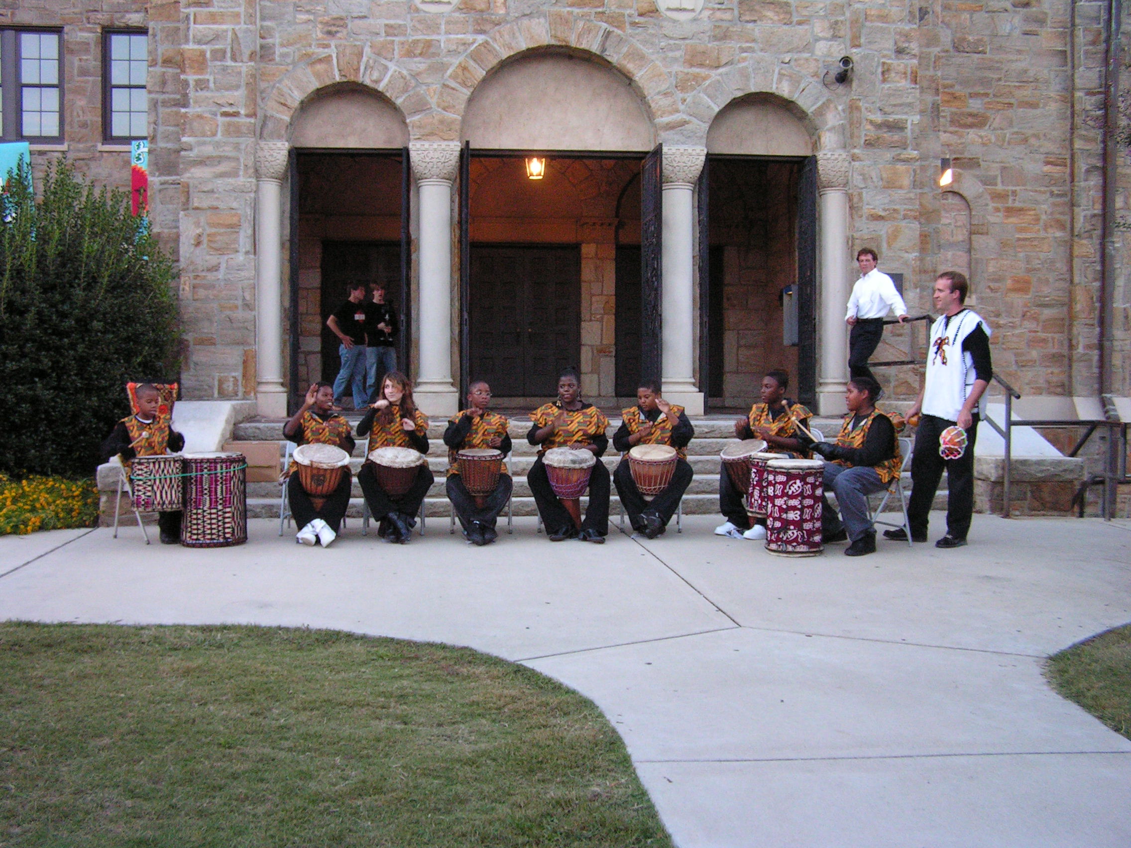 ./2006/African Drums/AfrdrumsPeaceBroughton210025.JPG